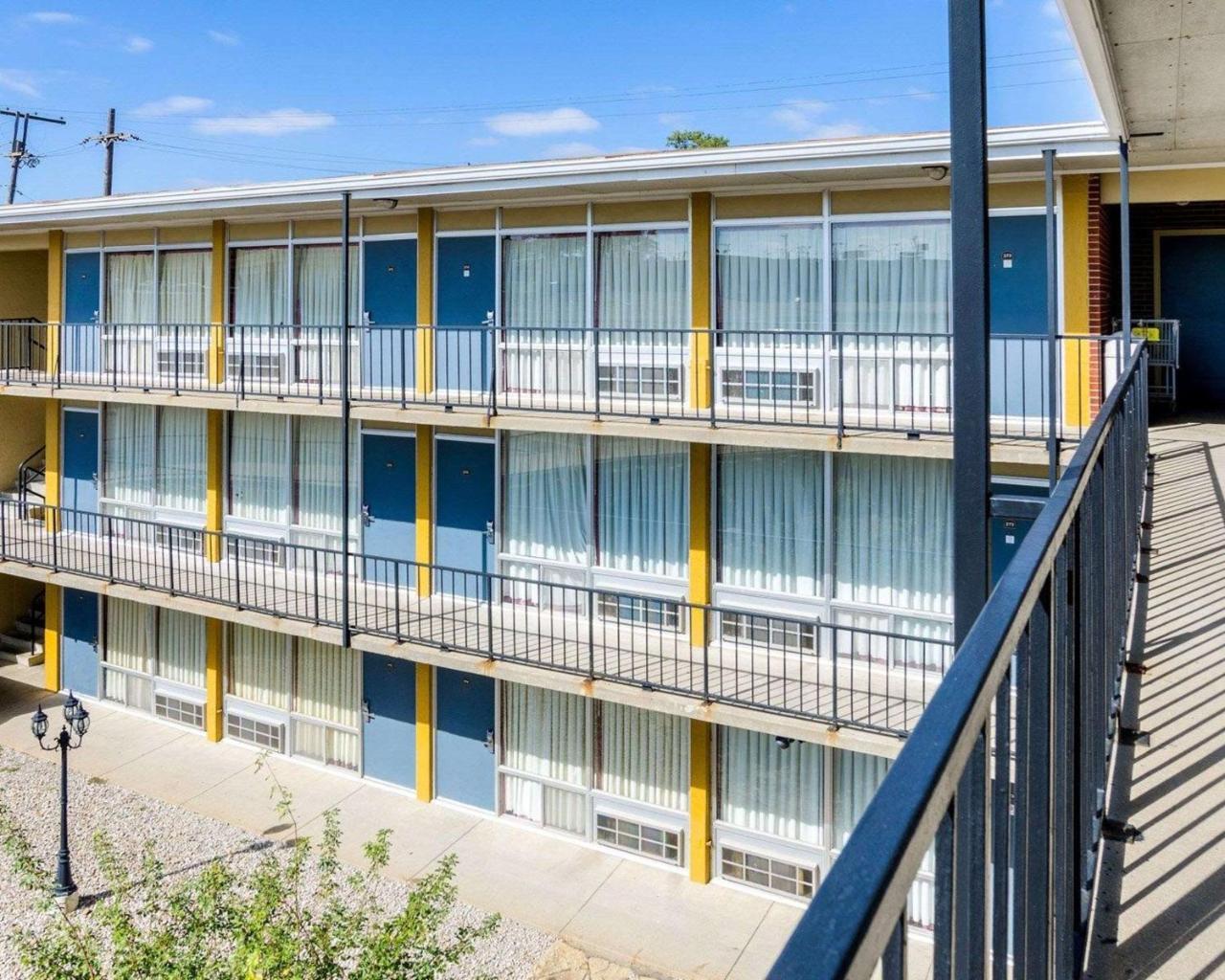 Econo Lodge Topeka Exteriér fotografie