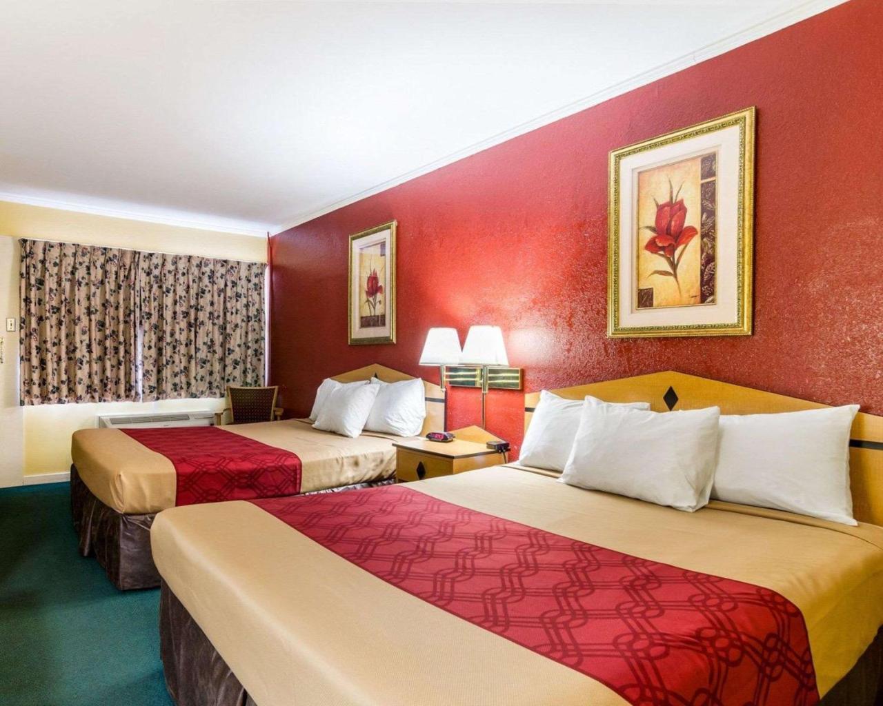 Econo Lodge Topeka Exteriér fotografie