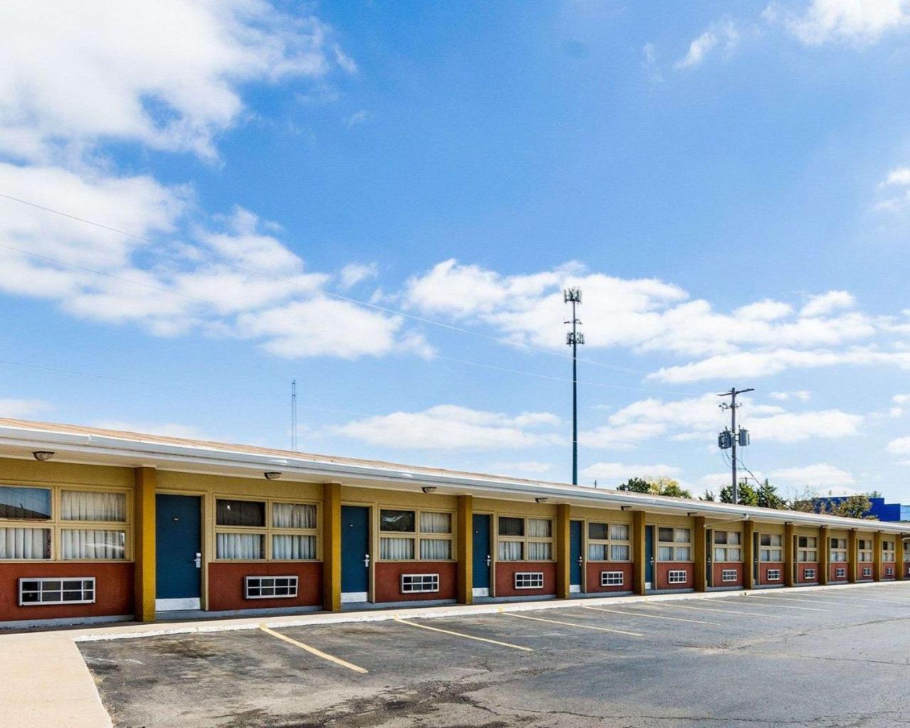 Econo Lodge Topeka Exteriér fotografie