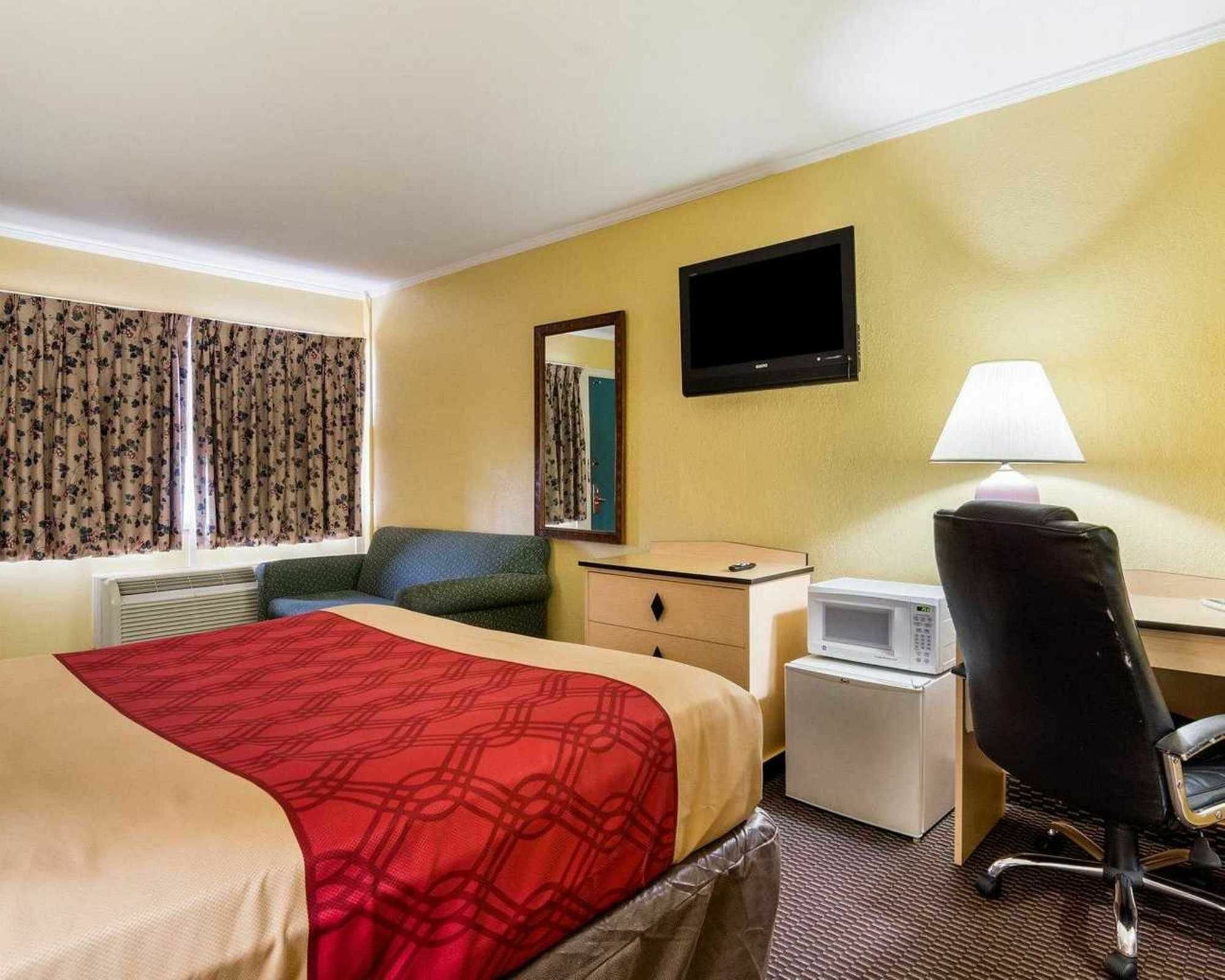 Econo Lodge Topeka Exteriér fotografie